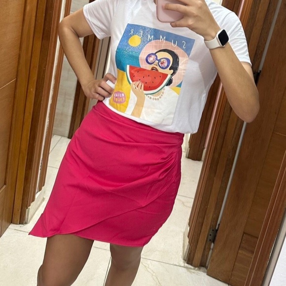 Graphic Appliqué White Summer Tee Shirt Crewneck - Picture 13 of 13